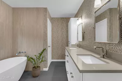 4126 N 44th Place, Phoenix, AZ 85018 - Photo 17