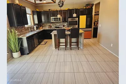 12209 W Davis Lane, Avondale, AZ 85323 - Photo 9