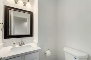 111 W Beth Dr, Phoenix, AZ 85041 - Photo 19