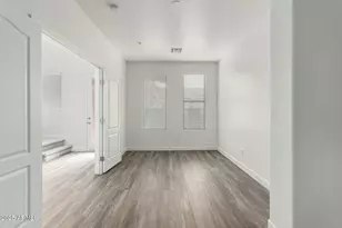 111 W Beth Dr, Phoenix, AZ 85041 - Photo 15