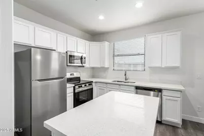 111 W Beth Drive, Phoenix, AZ 85041 - Photo 3