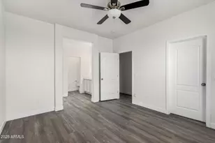 111 W Beth Dr, Phoenix, AZ 85041 - Photo 7