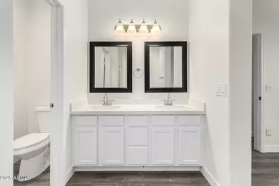 111 W Beth Drive, Phoenix, AZ 85041 - Photo 9