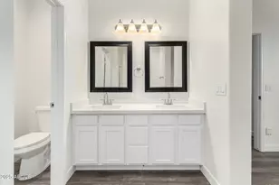 111 W Beth Dr, Phoenix, AZ 85041 - Photo 9