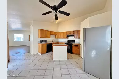9069 W Oneida Drive, Arizona City, AZ 85123 - Photo 7