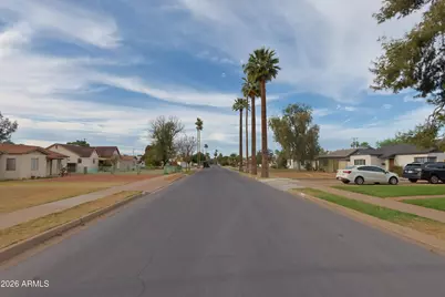 2206 N Laurel Avenue, Phoenix, AZ 85007 - Photo 3