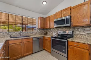 143 W Michelle Dr, Phoenix, AZ 85023 - Photo 5