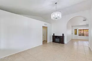 143 W Michelle Dr, Phoenix, AZ 85023 - Photo 3