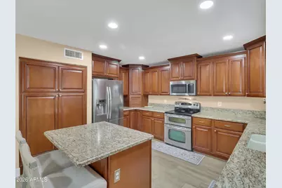 3347 E Rockwood Drive, Phoenix, AZ 85050 - Photo 7