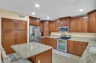 3347 E Rockwood Dr, Phoenix, AZ 85050 - Photo 7