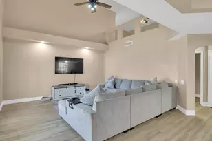 3347 E Rockwood Dr, Phoenix, AZ 85050 - Photo 11