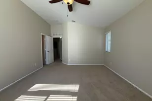 2725 E Mine Creek Rd, Phoenix, AZ 85024 - Photo 33