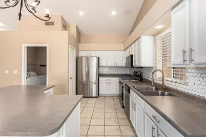 2412 E Wescott Drive, Phoenix, AZ 85050 - Photo 3