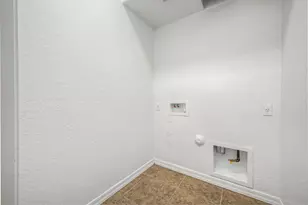 18436 W Nambe St, Goodyear, AZ 85338 - Photo 29
