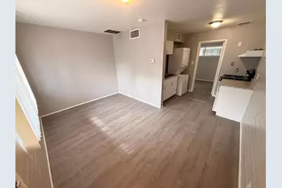 6802 W Glendale Avenue #Unit 8, Glendale, AZ 85303 - Photo 5