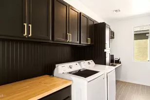 1918 W Lariat Ln, Phoenix, AZ 85085 - Photo 31