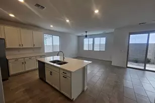 548 W Fremont Pass, Apache Junction, AZ 85120 - Photo 3