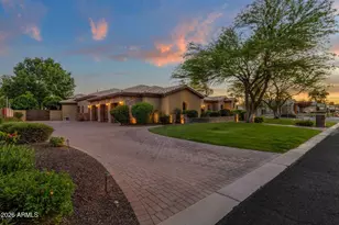 2529 E Vaughn Ct, Gilbert, AZ 85234 - Photo 11