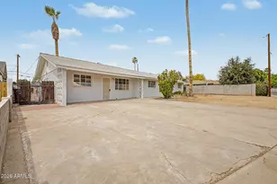 3650 N 39th St, Phoenix, AZ 85018 - Photo 9