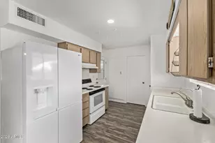 10506 W Sierra Dawn Dr, Sun City, AZ 85351 - Photo 15