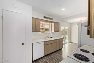 10506 W Sierra Dawn Dr, Sun City, AZ 85351 - Photo 13