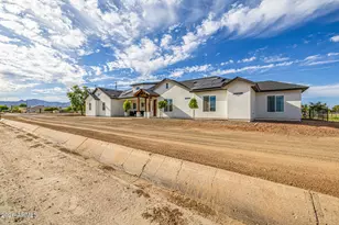 17428 W Rose Ln, Waddell, AZ 85355 - Photo 11