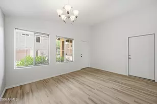 21862 N 40th Pl, Phoenix, AZ 85050 - Photo 3