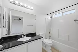 21862 N 40th Pl, Phoenix, AZ 85050 - Photo 13