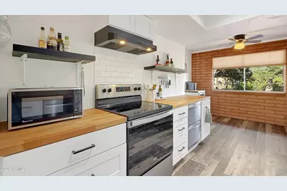 485 Mountain Shadows Drive, Sedona, AZ 86336 - Photo 9