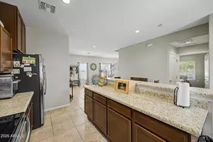 8225 S 5th Ln, Phoenix, AZ 85041 - Photo 9