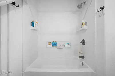 8225 S 5th Lane, Phoenix, AZ 85041 - Photo 17