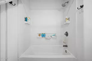 8225 S 5th Ln, Phoenix, AZ 85041 - Photo 17