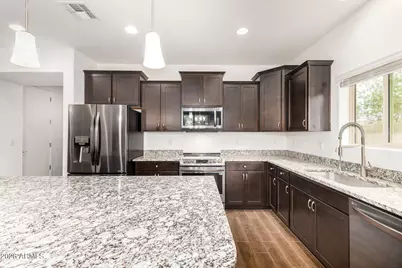 13607 W Briles Road, Peoria, AZ 85383 - Photo 17