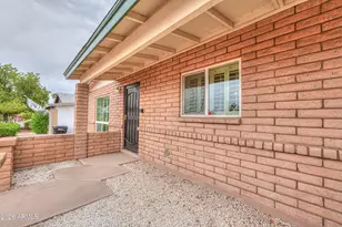 2139 E Betty Elyse Ln, Phoenix, AZ 85022 - Photo 5