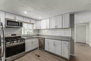 5747 W Missouri Ave, Glendale, AZ 85301 - Photo 9