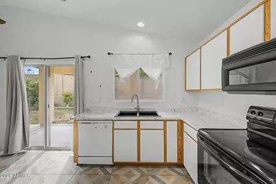 60 N 220th Lane, Buckeye, AZ 85326 - Photo 5