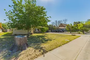 7733 N 60th Ave, Glendale, AZ 85301 - Photo 3