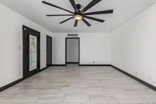 7733 N 60th Ave, Glendale, AZ 85301 - Photo 9