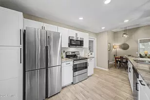 10333 W Highwood Ln, Sun City, AZ 85373 - Photo 5