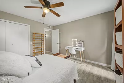 10333 W Highwood Lane, Sun City, AZ 85373 - Photo 17