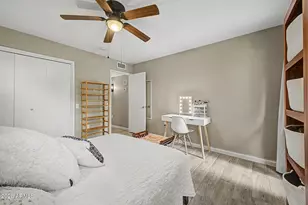 10333 W Highwood Ln, Sun City, AZ 85373 - Photo 17