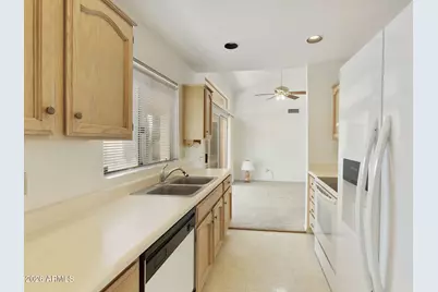 10313 E Navajo Place, Sun Lakes, AZ 85248 - Photo 9