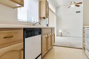 10313 E Navajo Pl, Sun Lakes, AZ 85248 - Photo 11