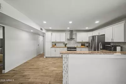 8001 N 17th Drive, Phoenix, AZ 85021 - Photo 15