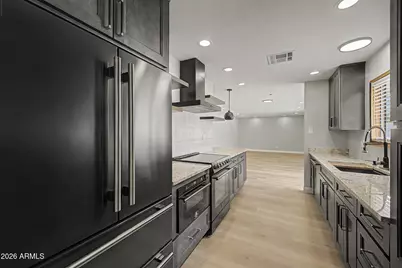 8716 E Mitchell Drive, Scottsdale, AZ 85251 - Photo 11