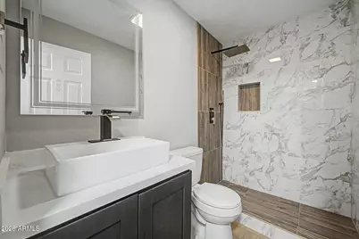 8716 E Mitchell Drive, Scottsdale, AZ 85251 - Photo 15