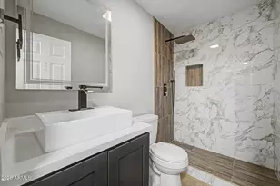 8716 E Mitchell Dr, Scottsdale, AZ 85251 - Photo 15