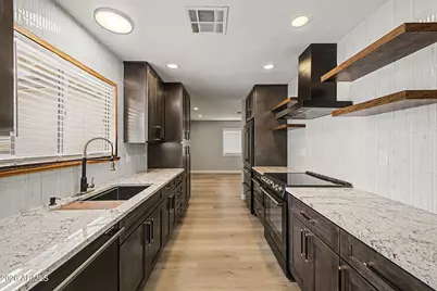 8716 E Mitchell Drive, Scottsdale, AZ 85251 - Photo 9