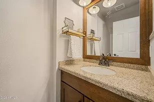 4140 E Pinto Ln, Phoenix, AZ 85050 - Photo 9