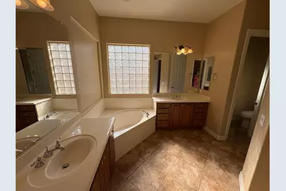 15234 W Voltaire Street, Surprise, AZ 85379 - Photo 9